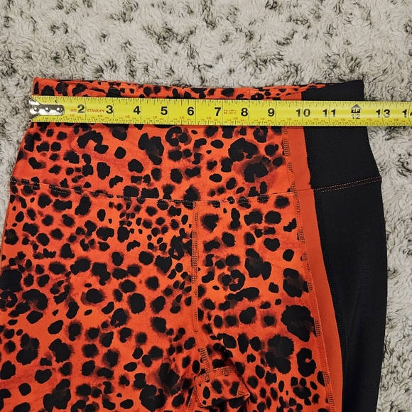 Betsey Johnson SZ S Red Black Cheetah Leopard Leggings Black Stripe Leg - Picture 4 of 10